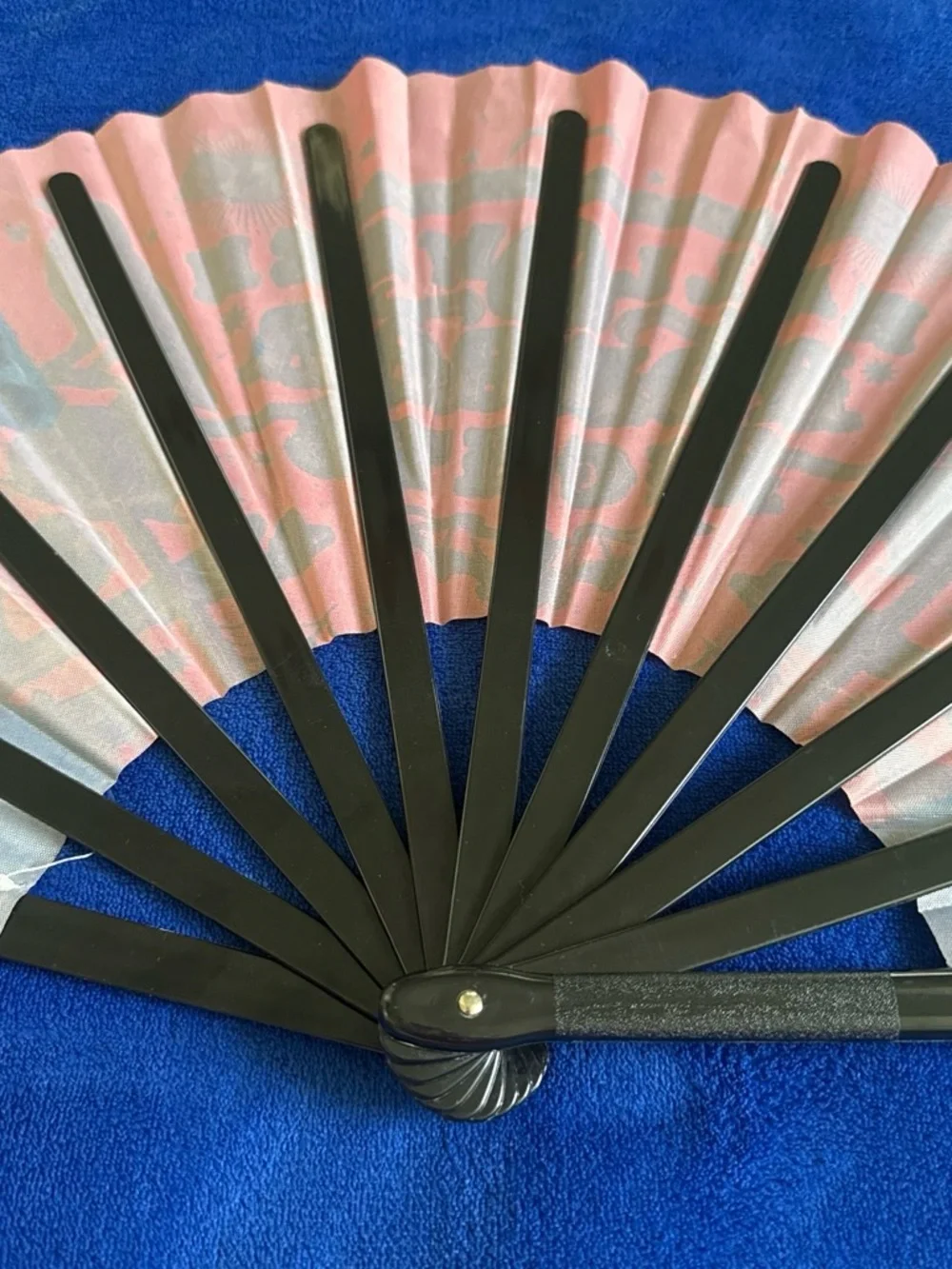 Brand new!!! Without tag universal Halloween Horror Nights Red Folding Fan 2023